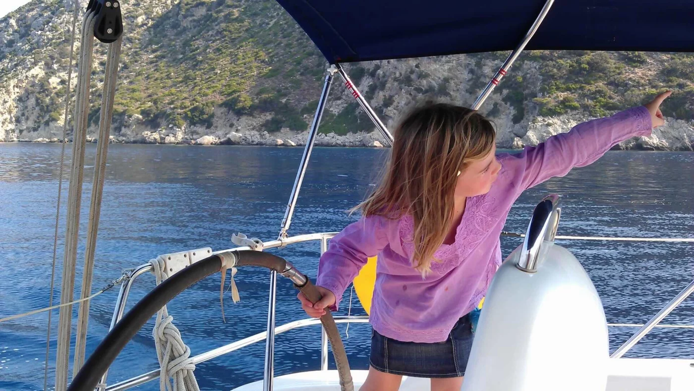 Thinking of skipper­ing a yacht? ⛵ Wondering whether you need a licence?